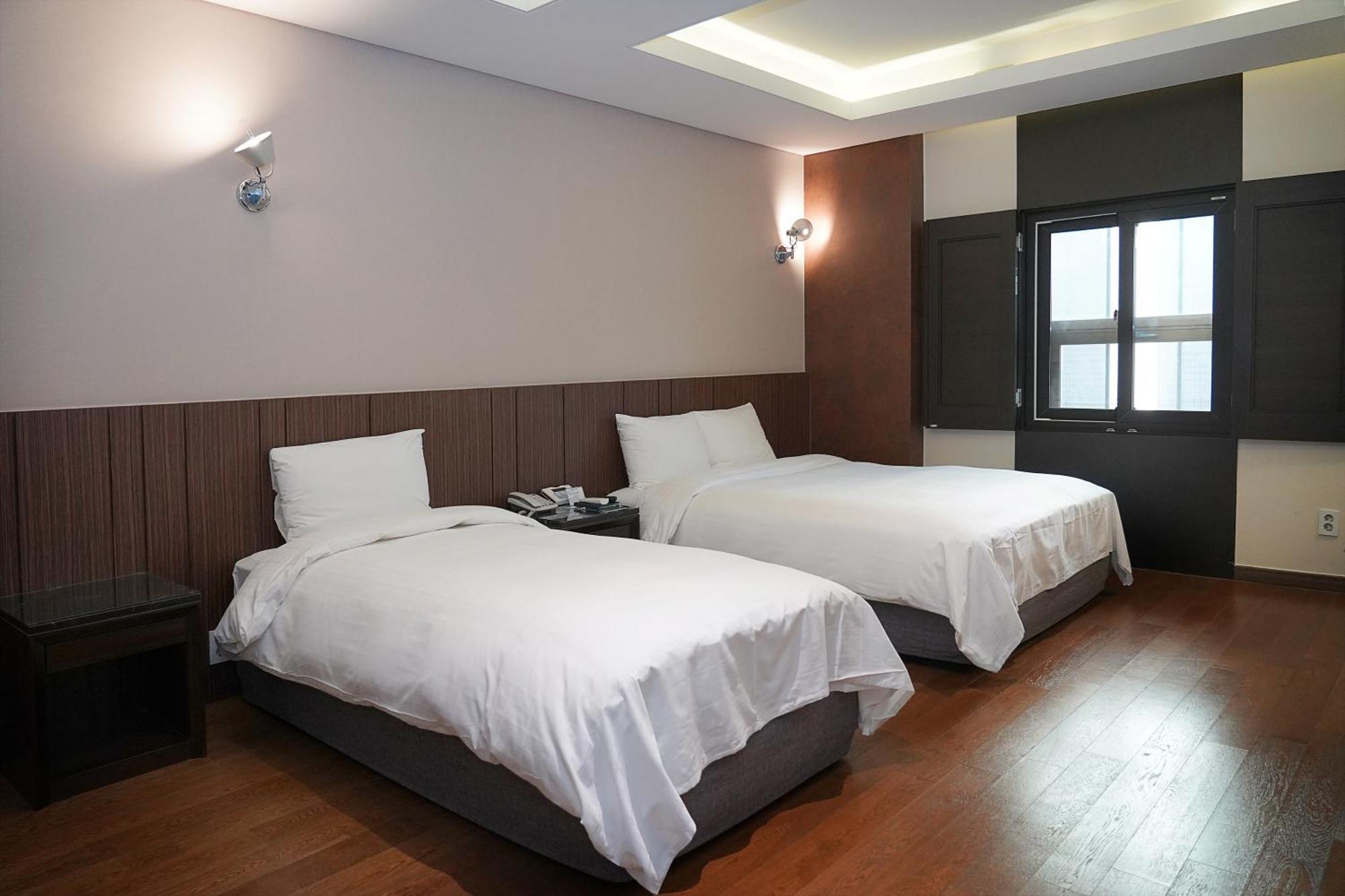 Karak Tourist Hotel Seul Exterior foto